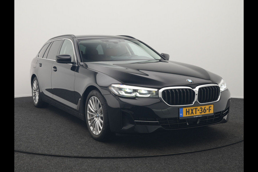 BMW 5 Serie Touring 530e xDrive Business Edition Plus PHEV 293pk Dealer O.H | Trekhaak af Fabriek | Adaptive Cruise | 360 Camera | M Sportstuur | Keyless | BLIS | Plug In Hybrid