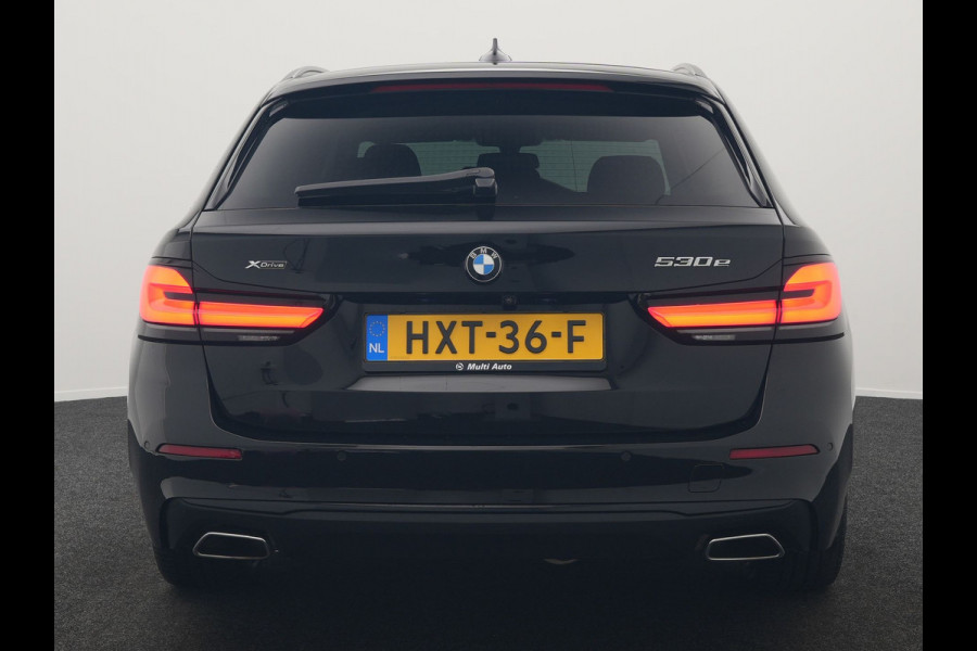 BMW 5 Serie Touring 530e xDrive Business Edition Plus PHEV 293pk Dealer O.H | Trekhaak af Fabriek | Adaptive Cruise | 360 Camera | M Sportstuur | Keyless | BLIS | Plug In Hybrid