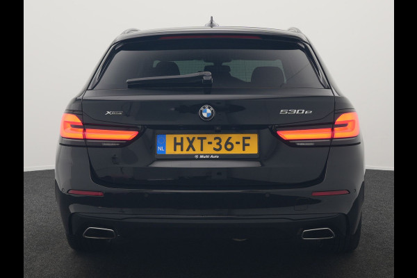 BMW 5 Serie Touring 530e xDrive Business Edition Plus PHEV 293pk Dealer O.H | Trekhaak af Fabriek | Adaptive Cruise | 360 Camera | M Sportstuur | Keyless | BLIS | Plug In Hybrid