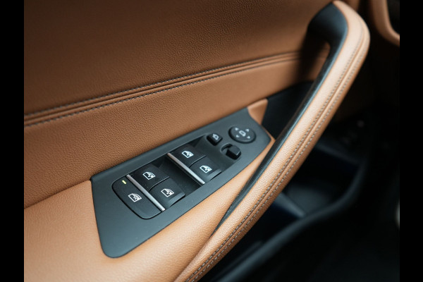 BMW 5 Serie Touring 530e xDrive Business Edition Plus PHEV 293pk Dealer O.H | Trekhaak af Fabriek | Adaptive Cruise | 360 Camera | M Sportstuur | Keyless | BLIS | Plug In Hybrid