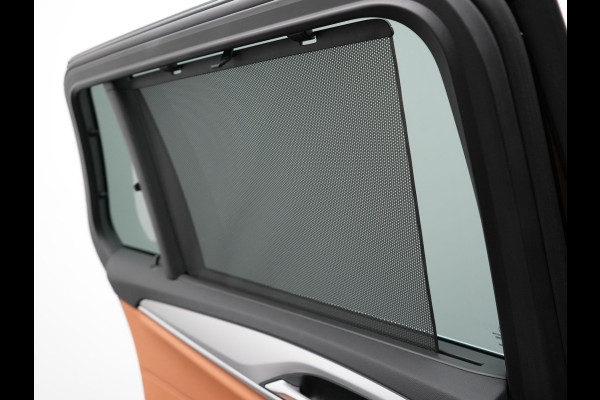 BMW 5 Serie Touring 530e xDrive Business Edition Plus PHEV 293pk Dealer O.H | Trekhaak af Fabriek | Adaptive Cruise | 360 Camera | M Sportstuur | Keyless | BLIS | Plug In Hybrid