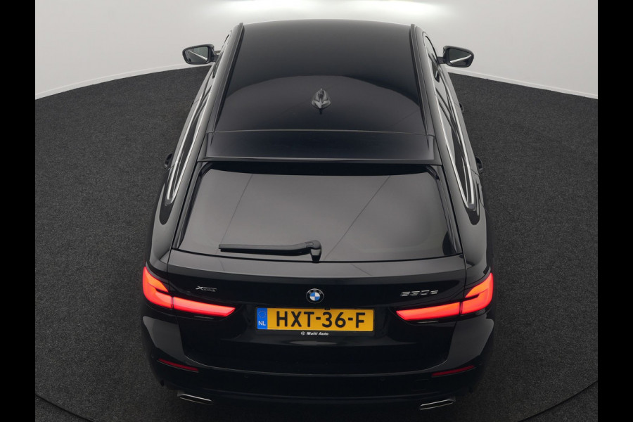 BMW 5 Serie Touring 530e xDrive Business Edition Plus PHEV 293pk Dealer O.H | Trekhaak af Fabriek | Adaptive Cruise | 360 Camera | M Sportstuur | Keyless | BLIS | Plug In Hybrid