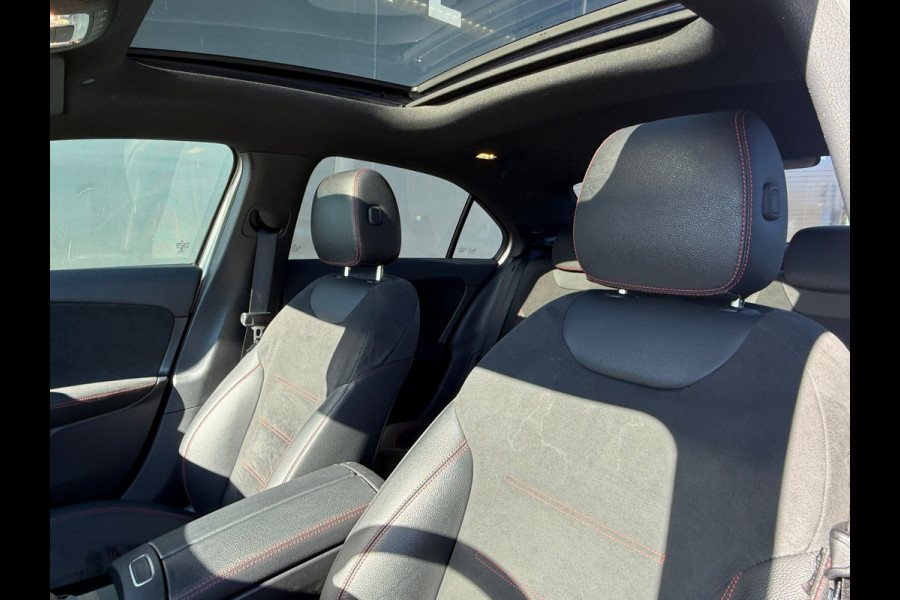 Mercedes-Benz A-Klasse 180 AMG NIGHT Pano|Sfeer||Dealer Onderhouden