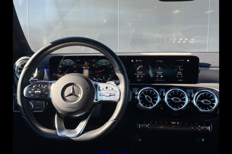 Mercedes-Benz A-Klasse 180 AMG NIGHT Pano|Sfeer||Dealer Onderhouden