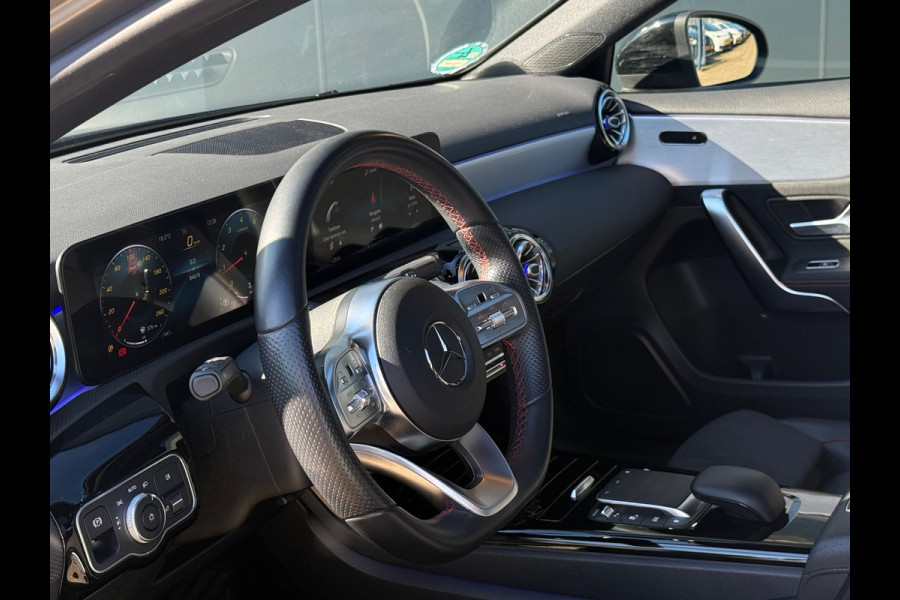 Mercedes-Benz A-Klasse 180 AMG NIGHT Pano|Sfeer||Dealer Onderhouden