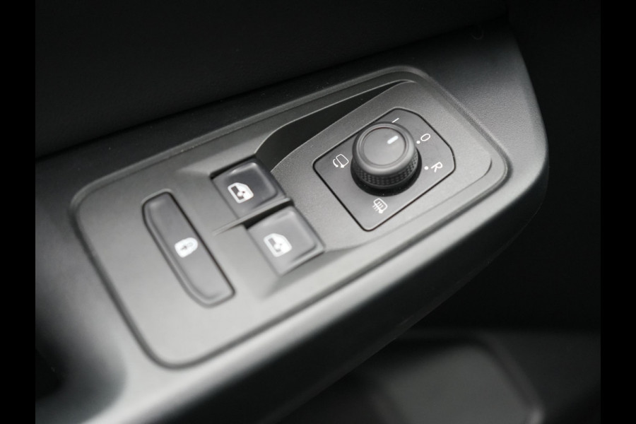 Volkswagen Caddy Maxi 1.5 TSI Style DSG Dealer O.H | Adaptive Cruise | Trekhaak Afn. | Apple Carplay | Camera | Alcantara Sportstoelen | LED Koplampen | Virtual | DAB | 17"L.M |