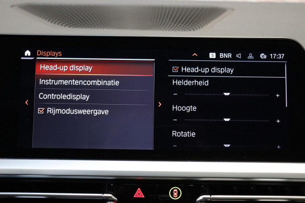 BMW 3 Serie Touring 330i xDrive High Executive M Sport / Panoramadak / Head-Up Display / Trekhaak / Leder / Apple CarPlay / Harman Kardon / 19 Inch /  Laserlicht / M Sportremsysteem / Adaptief M-onderstel