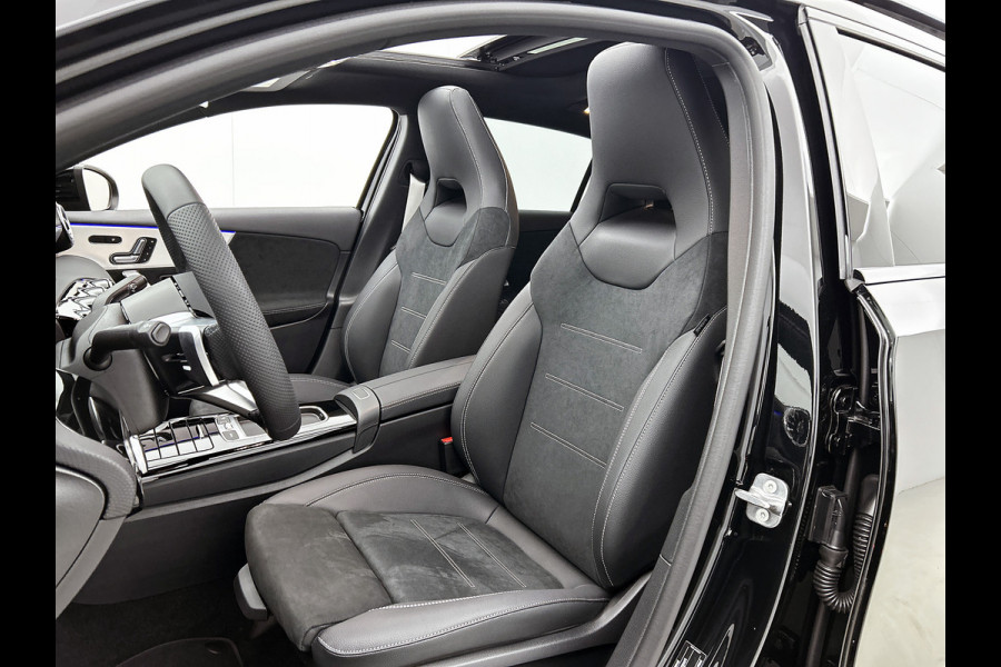 Mercedes-Benz A-Klasse 250 e Business Solution AMG | AMG Line Plus pakket | Nightpakket | 19 inch AMG velgen | Smartphone-integratie | Panoramaschuifdak | Head-up display | 360°-camera | Augmented Reality navigatie |