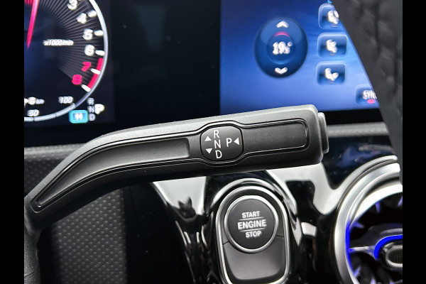 Mercedes-Benz A-Klasse 250 e Business Solution AMG | AMG Line Plus pakket | Nightpakket | 19 inch AMG velgen | Smartphone-integratie | Panoramaschuifdak | Head-up display | 360°-camera | Augmented Reality navigatie |