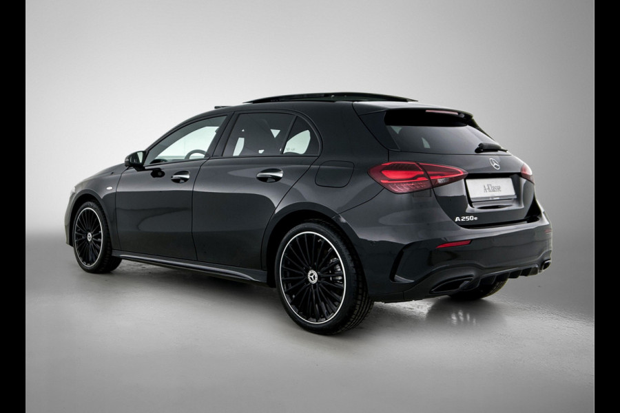 Mercedes-Benz A-Klasse 250 e Business Solution AMG | AMG Line Plus pakket | Nightpakket | 19 inch AMG velgen | Smartphone-integratie | Panoramaschuifdak | Head-up display | 360°-camera | Augmented Reality navigatie |