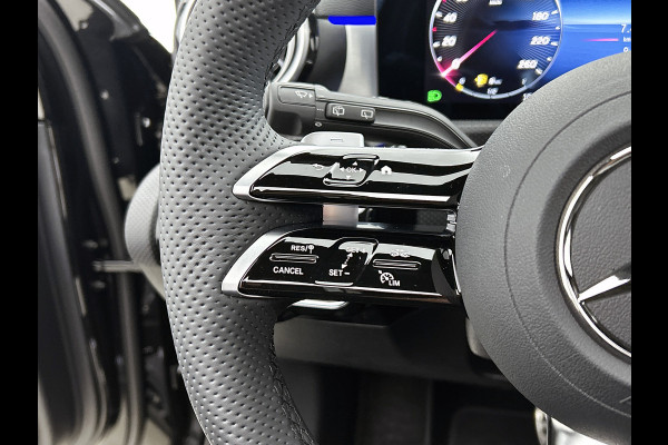 Mercedes-Benz A-Klasse 250 e Business Solution AMG | AMG Line Plus pakket | Nightpakket | 19 inch AMG velgen | Smartphone-integratie | Panoramaschuifdak | Head-up display | 360°-camera | Augmented Reality navigatie |