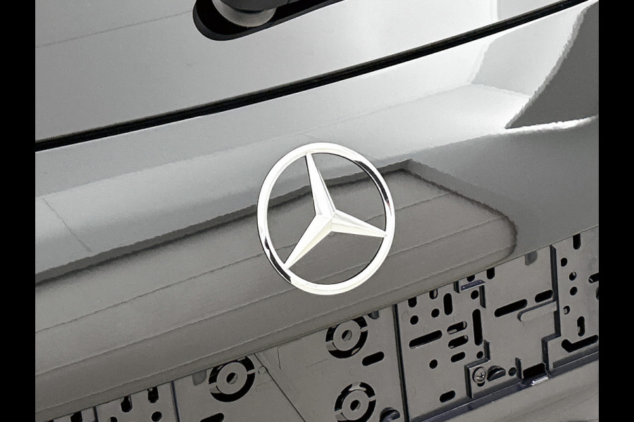 Mercedes-Benz A-Klasse 250 e Business Solution AMG | AMG Line Plus pakket | Nightpakket | 19 inch AMG velgen | Smartphone-integratie | Panoramaschuifdak | Head-up display | 360°-camera | Augmented Reality navigatie |