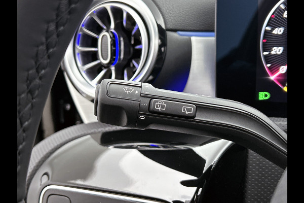 Mercedes-Benz A-Klasse 250 e Business Solution AMG | AMG Line Plus pakket | Nightpakket | 19 inch AMG velgen | Smartphone-integratie | Panoramaschuifdak | Head-up display | 360°-camera | Augmented Reality navigatie |