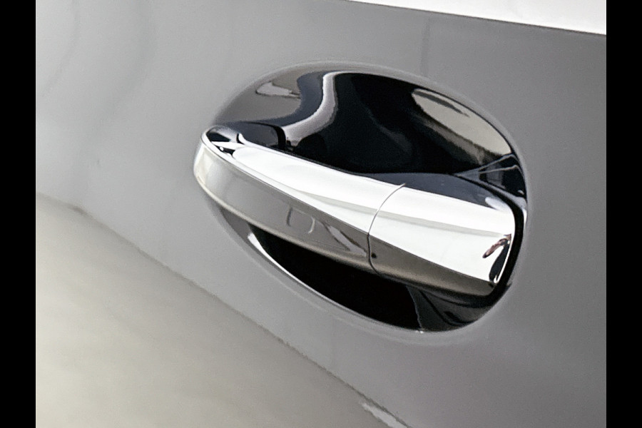 Mercedes-Benz A-Klasse 250 e Business Solution AMG | AMG Line Plus pakket | Nightpakket | 19 inch AMG velgen | Smartphone-integratie | Panoramaschuifdak | Head-up display | 360°-camera | Augmented Reality navigatie |