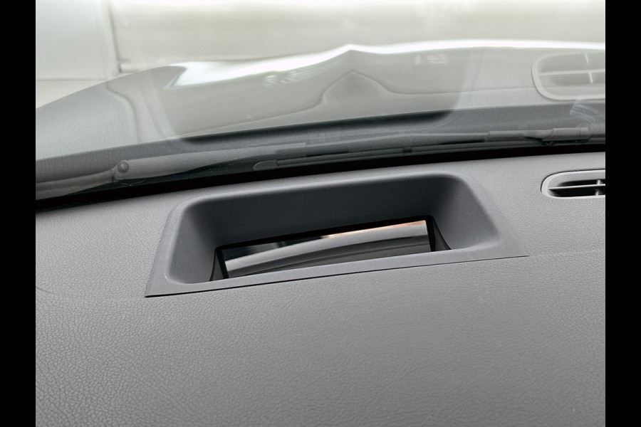 Mercedes-Benz A-Klasse 250 e Business Solution AMG | AMG Line Plus pakket | Nightpakket | 19 inch AMG velgen | Smartphone-integratie | Panoramaschuifdak | Head-up display | 360°-camera | Augmented Reality navigatie |