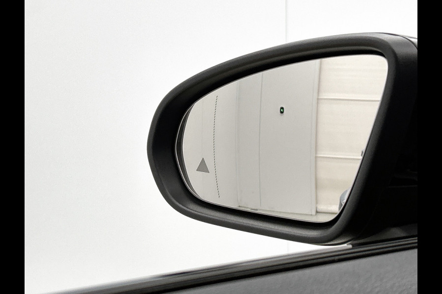 Mercedes-Benz A-Klasse 250 e Business Solution AMG | AMG Line Plus pakket | Nightpakket | 19 inch AMG velgen | Smartphone-integratie | Panoramaschuifdak | Head-up display | 360°-camera | Augmented Reality navigatie |