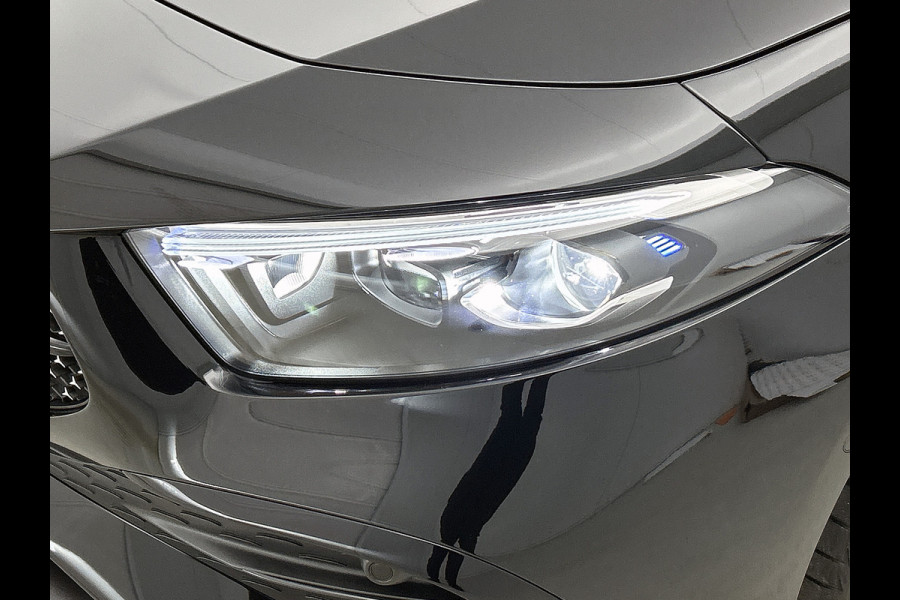 Mercedes-Benz A-Klasse 250 e Business Solution AMG | AMG Line Plus pakket | Nightpakket | 19 inch AMG velgen | Smartphone-integratie | Panoramaschuifdak | Head-up display | 360°-camera | Augmented Reality navigatie |