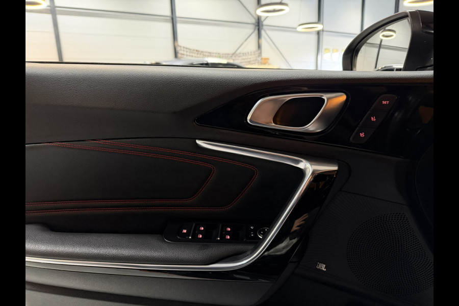 Kia ProCeed 1.6 T-GDi GT 204PK Garantie Trekhaak Pano Memory Carplay Camera JBL Audio StuurVW StoelVW Blindspot ACC Navi Rijklaar
