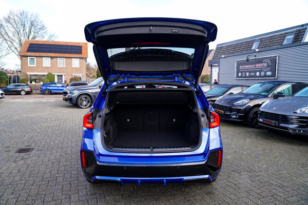 BMW X1 18i M-sport High Executive | HuD | Panorama | Harman/Kardon | incl BTW | M-pakket | Leder/Alcantara | Trekhaak elek | Lane