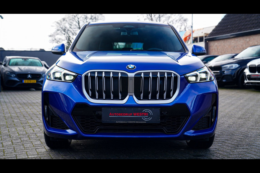 BMW X1 18i M-sport High Executive | HuD | Panorama | Harman/Kardon | incl BTW | M-pakket | Leder/Alcantara | Trekhaak elek | Lane