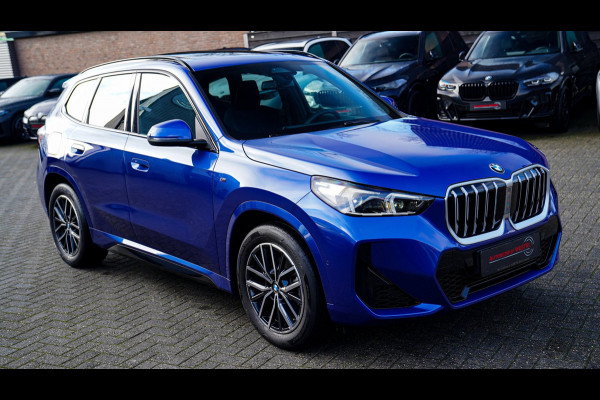 BMW X1 18i M-sport High Executive | HuD | Panorama | Harman/Kardon | incl BTW | M-pakket | Leder/Alcantara | Trekhaak elek | Lane