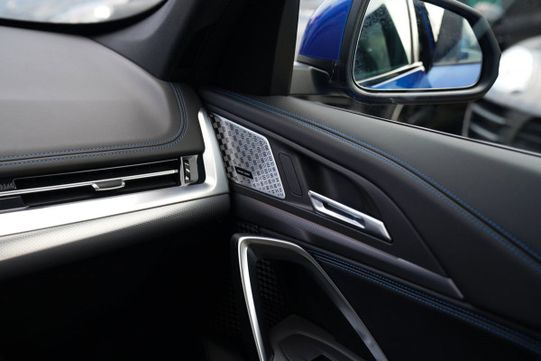 BMW X1 18i M-sport High Executive | HuD | Panorama | Harman/Kardon | incl BTW | M-pakket | Leder/Alcantara | Trekhaak elek | Lane