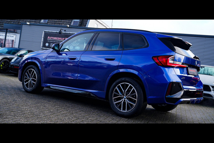 BMW X1 18i M-sport High Executive | HuD | Panorama | Harman/Kardon | incl BTW | M-pakket | Leder/Alcantara | Trekhaak elek | Lane