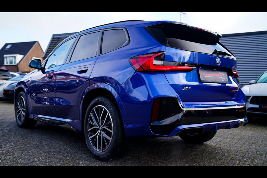 BMW X1 18i M-sport High Executive | HuD | Panorama | Harman/Kardon | incl BTW | M-pakket | Leder/Alcantara | Trekhaak elek | Lane