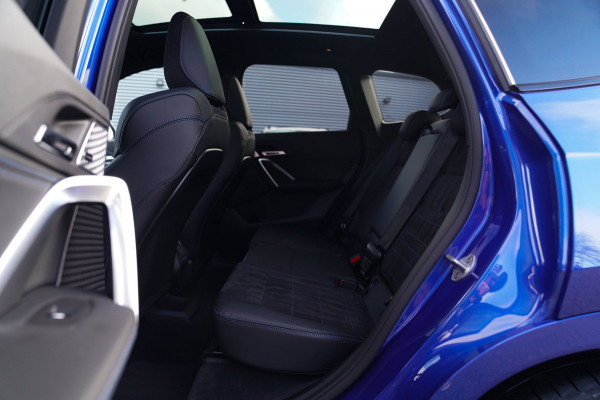 BMW X1 18i M-sport High Executive | HuD | Panorama | Harman/Kardon | incl BTW | M-pakket | Leder/Alcantara | Trekhaak elek | Lane