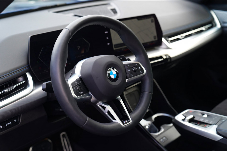BMW X1 18i M-sport High Executive | HuD | Panorama | Harman/Kardon | incl BTW | M-pakket | Leder/Alcantara | Trekhaak elek | Lane