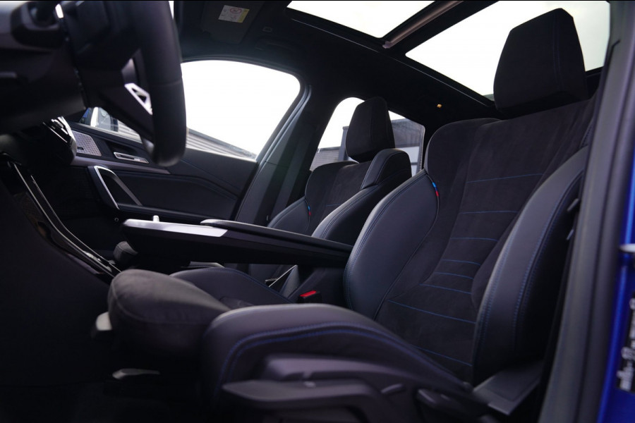 BMW X1 18i M-sport High Executive | HuD | Panorama | Harman/Kardon | incl BTW | M-pakket | Leder/Alcantara | Trekhaak elek | Lane