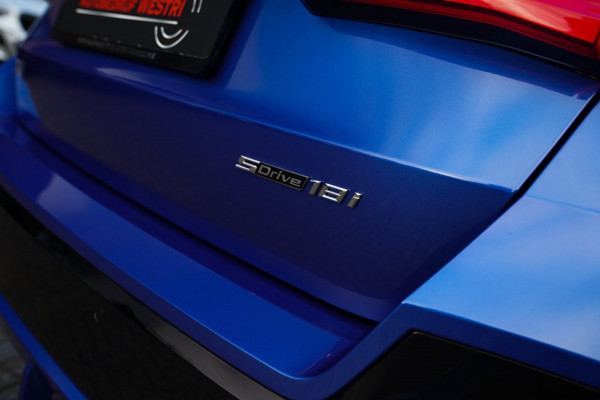 BMW X1 18i M-sport High Executive | HuD | Panorama | Harman/Kardon | incl BTW | M-pakket | Leder/Alcantara | Trekhaak elek | Lane