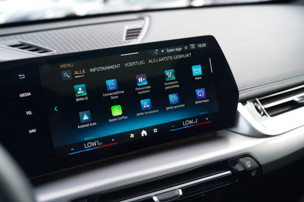 BMW X1 18i M-sport High Executive | HuD | Panorama | Harman/Kardon | incl BTW | M-pakket | Leder/Alcantara | Trekhaak elek | Lane