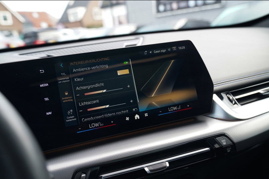 BMW X1 18i M-sport High Executive | HuD | Panorama | Harman/Kardon | incl BTW | M-pakket | Leder/Alcantara | Trekhaak elek | Lane