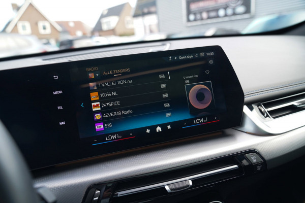 BMW X1 18i M-sport High Executive | HuD | Panorama | Harman/Kardon | incl BTW | M-pakket | Leder/Alcantara | Trekhaak elek | Lane