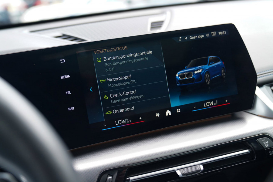 BMW X1 18i M-sport High Executive | HuD | Panorama | Harman/Kardon | incl BTW | M-pakket | Leder/Alcantara | Trekhaak elek | Lane