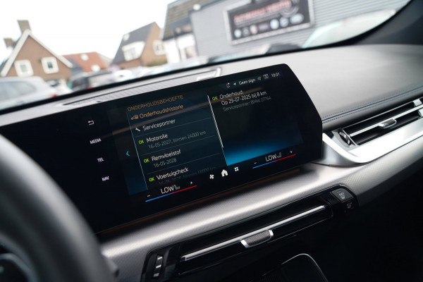 BMW X1 18i M-sport High Executive | HuD | Panorama | Harman/Kardon | incl BTW | M-pakket | Leder/Alcantara | Trekhaak elek | Lane