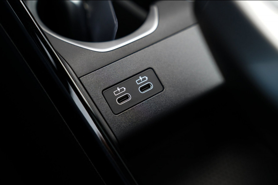 BMW X1 18i M-sport High Executive | HuD | Panorama | Harman/Kardon | incl BTW | M-pakket | Leder/Alcantara | Trekhaak elek | Lane