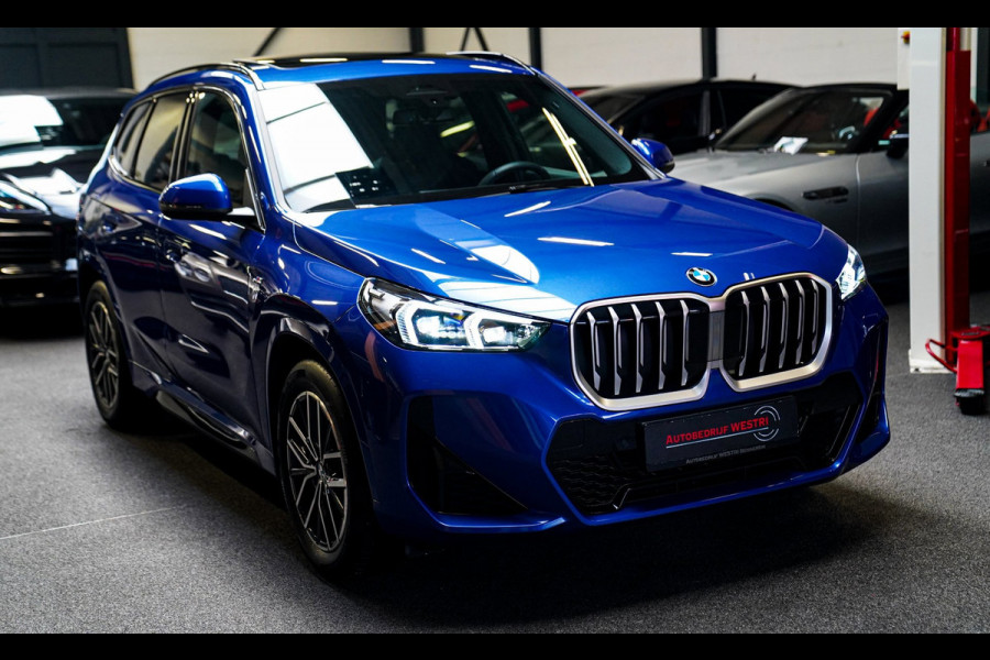 BMW X1 18i M-sport High Executive | HuD | Panorama | Harman/Kardon | incl BTW | M-pakket | Leder/Alcantara | Trekhaak elek | Lane