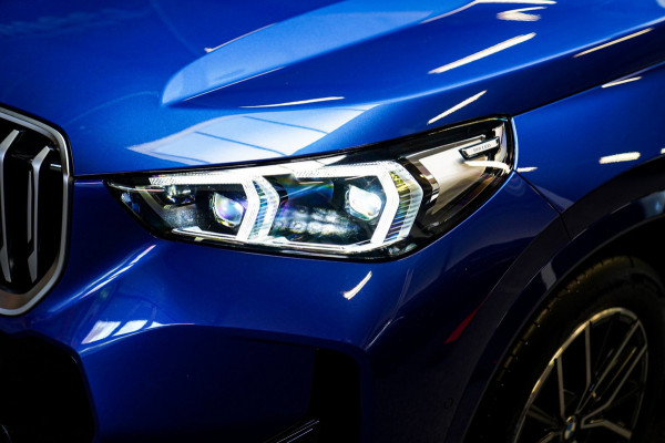 BMW X1 18i M-sport High Executive | HuD | Panorama | Harman/Kardon | incl BTW | M-pakket | Leder/Alcantara | Trekhaak elek | Lane