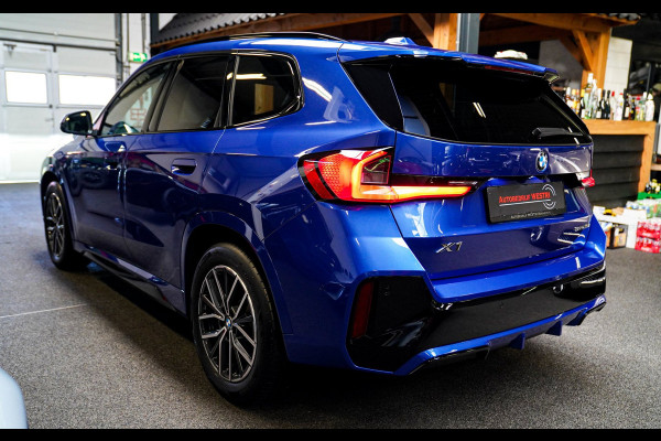 BMW X1 18i M-sport High Executive | HuD | Panorama | Harman/Kardon | incl BTW | M-pakket | Leder/Alcantara | Trekhaak elek | Lane