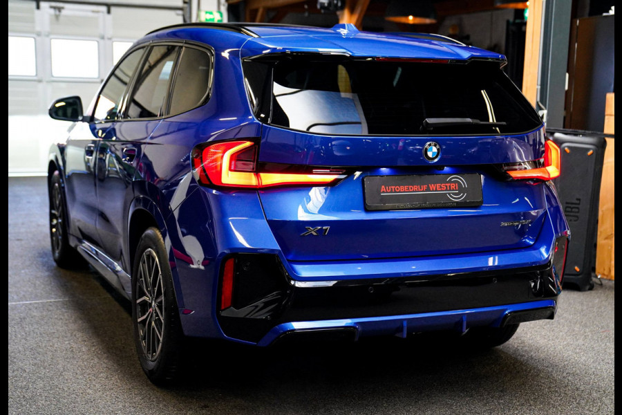 BMW X1 18i M-sport High Executive | HuD | Panorama | Harman/Kardon | incl BTW | M-pakket | Leder/Alcantara | Trekhaak elek | Lane