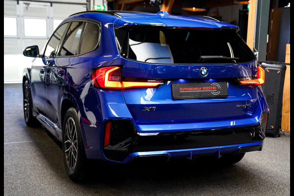 BMW X1 18i M-sport High Executive | HuD | Panorama | Harman/Kardon | incl BTW | M-pakket | Leder/Alcantara | Trekhaak elek | Lane