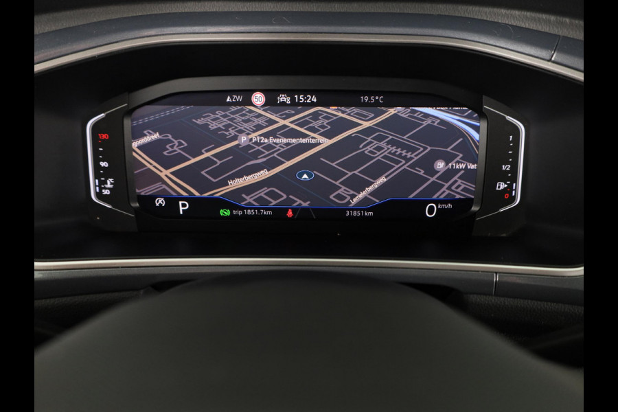 Volkswagen T-Roc 1.5 TSI Style 150 PK DSG | Panorama dak | Keyless entry/start | Matrix koplampen | Stoelverwarming | 18" LM velgen |