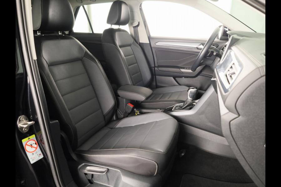 Volkswagen T-Roc 1.5 TSI Style 150 PK DSG | Panorama dak | Keyless entry/start | Matrix koplampen | Stoelverwarming | 18" LM velgen |
