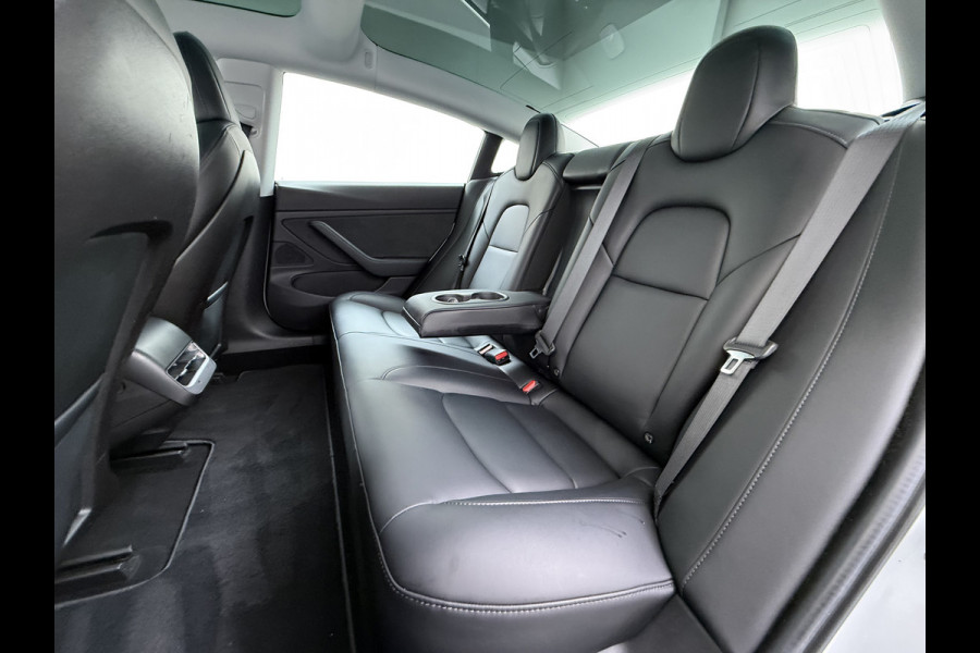 Tesla Model 3 Long Range AWD 75kWh Facelift Warmtepomp Lmv 19" AutoPilot Leder Panoramadak Adaptive-Cruise Camera's Elektr.-Stuur+Stoelen+Spie Navi LED DAB Voorverwarmen interieur Keyless One-Pedal-Drive 4WD SOH 87% Origineel Nederlandse Auto Fabrieksgarantie op Accu en Motor tot 27-09-2027/192.00km