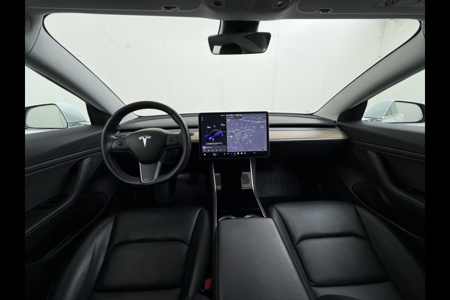 Tesla Model 3 Long Range AWD 75kWh Facelift Warmtepomp Lmv 19" AutoPilot Leder Panoramadak Adaptive-Cruise Camera's Elektr.-Stuur+Stoelen+Spie Navi LED DAB Voorverwarmen interieur Keyless One-Pedal-Drive 4WD SOH 87% Origineel Nederlandse Auto Fabrieksgarantie op Accu en Motor tot 27-09-2027/192.00km
