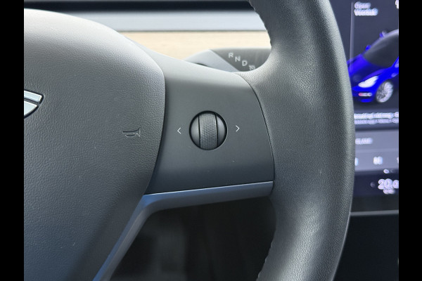 Tesla Model 3 Long Range AWD 75kWh Facelift Warmtepomp Lmv 19" AutoPilot Leder Panoramadak Adaptive-Cruise Camera's Elektr.-Stuur+Stoelen+Spie Navi LED DAB Voorverwarmen interieur Keyless One-Pedal-Drive 4WD SOH 87% Origineel Nederlandse Auto Fabrieksgarantie op Accu en Motor tot 27-09-2027/192.00km