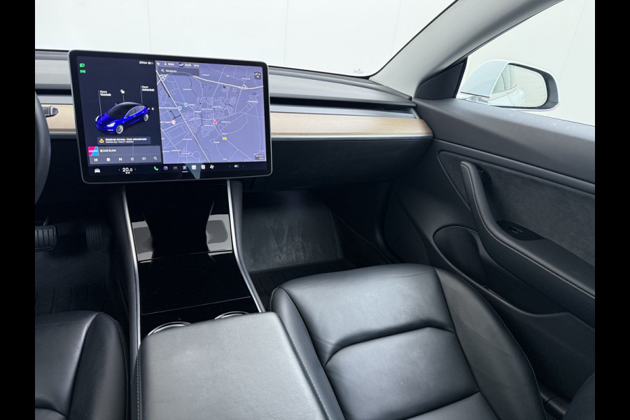 Tesla Model 3 Long Range AWD 75kWh Facelift Warmtepomp Lmv 19" AutoPilot Leder Panoramadak Adaptive-Cruise Camera's Elektr.-Stuur+Stoelen+Spie Navi LED DAB Voorverwarmen interieur Keyless One-Pedal-Drive 4WD SOH 87% Origineel Nederlandse Auto Fabrieksgarantie op Accu en Motor tot 27-09-2027/192.00km