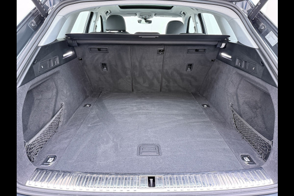 Audi e-tron 313pk Quattro Soh 91% Leer PanoDak Adaptive.Cruise Camera Elek.Stoelen+Memory+Verwarmd Navi Ecc Pdc Stoelverwarming Elek.Achterklep AWD Led Bluetooth Rijstrooksensor WiFi Lmv 4WD Business Edition Plus 71kWh Origineel Nederlandse Auto 1800kg trekvermogen!